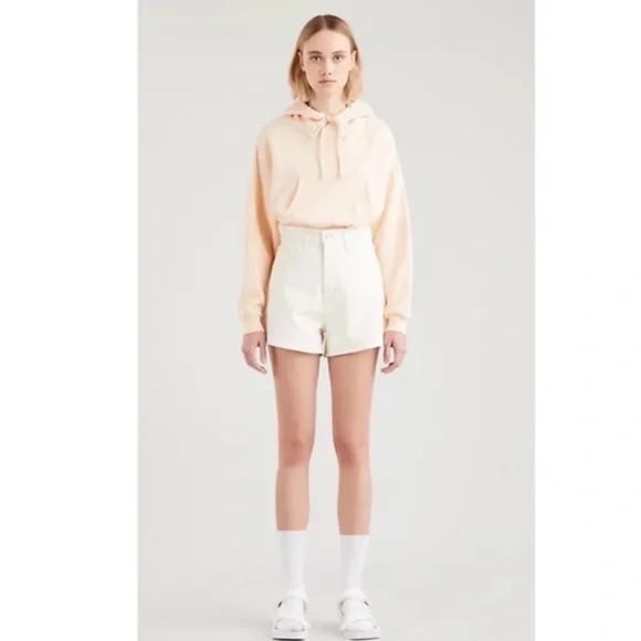 Levi's High Waisted Mom Shorts Denim White Ivory Size 25 - Picture 1 of 9